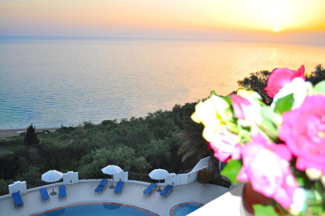 Holiday Apartments Maria With Pool - Agios Gordios Beach المظهر الخارجي الصورة